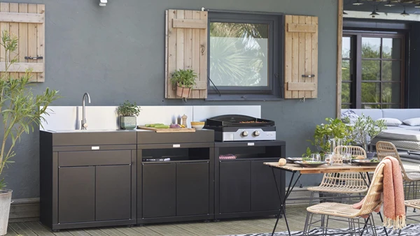 Outdoor kitchen cabinets