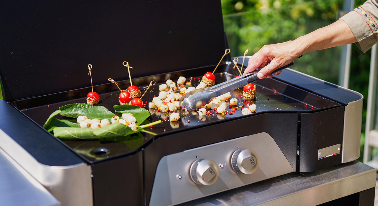 Cuisiner en extérieur avec une plancha