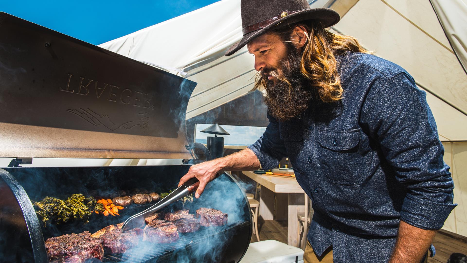 Grill and smoke in any season