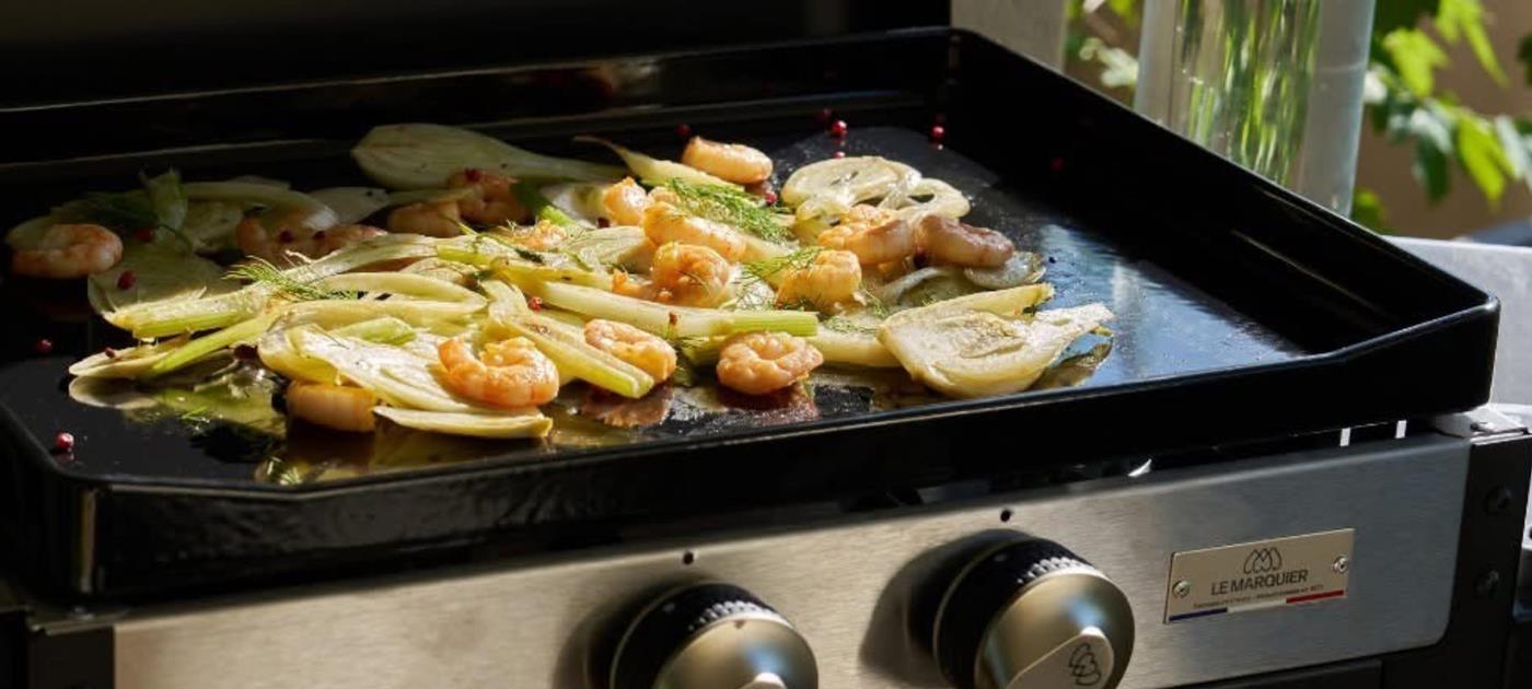 Crevettes à la plancha, fenouil grillé, citron et herbes fraîches